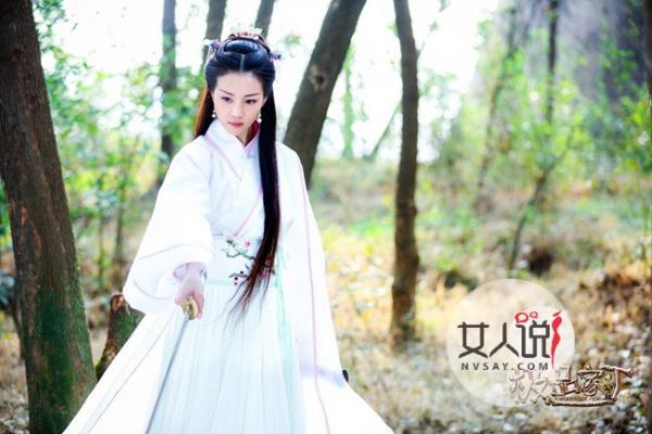 极品家丁萧玉若扮演者是谁 大小姐金晨背景强硬遭起底