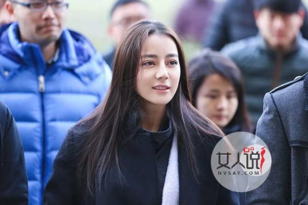 迪丽热巴整容前照片 国民女神鼻子假体不慎飞出吓坏众人