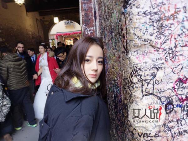 迪丽热巴整容前照片 国民女神鼻子假体不慎飞出吓坏众人