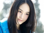 赵圆瑗现身机场 “旋风少女”被粉丝围堵