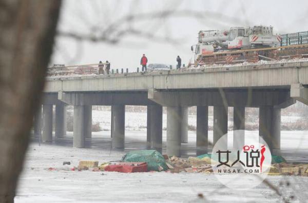 20吨快递砸进冰河 瞬间变废品事故原因曝光竟是这样