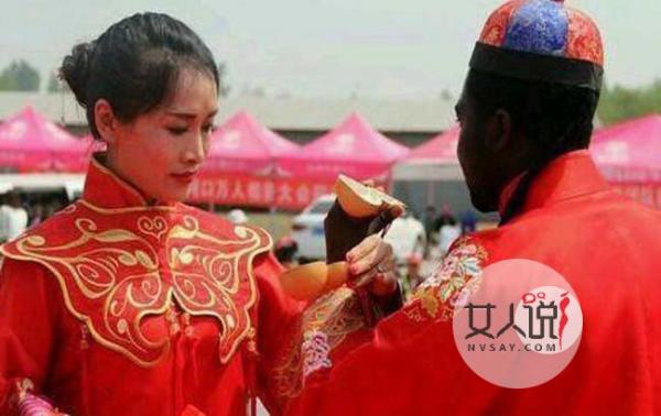 非洲富二代娶中国媳妇 黑人小伙大手笔砸钱娶妻炫瞎眼