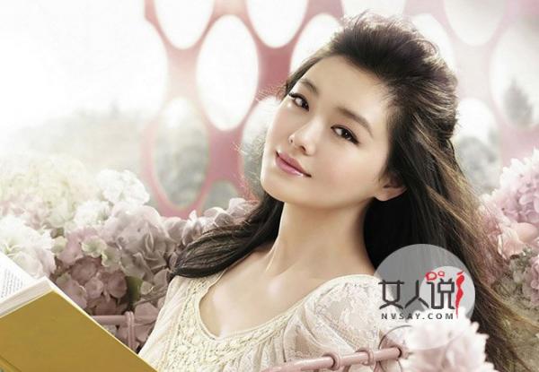 大S产后正式复工 辣妈整容过度笑脸僵硬看起来很恐怖