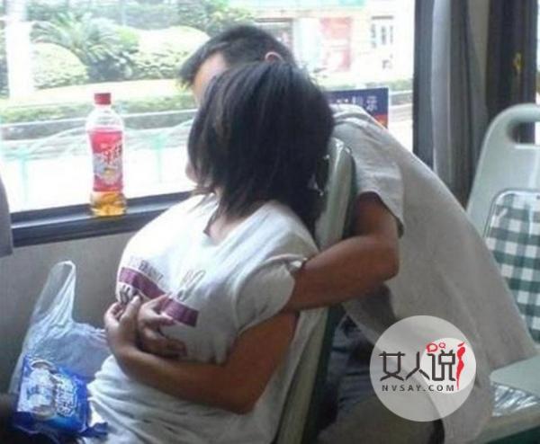 猥琐男公交车袭胸 肆意蹂躏抓捏女乘客丰满巨乳猥琐至极