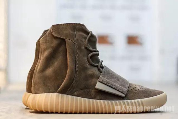 　Yeezy Boost 750