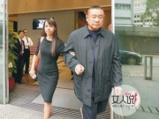 刘銮雄再轰吕丽君 暗讽对方嗜钱如命受够被当提款机