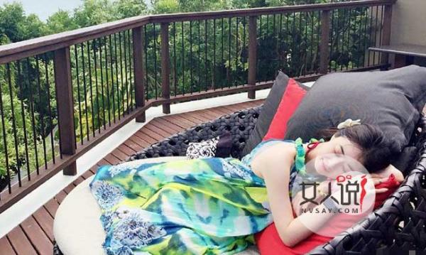 蒋欣大尺度出镜 下衣失踪大长腿秀色可餐令人欲罢不能