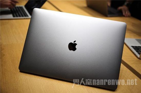 新版苹果MacBook Pro