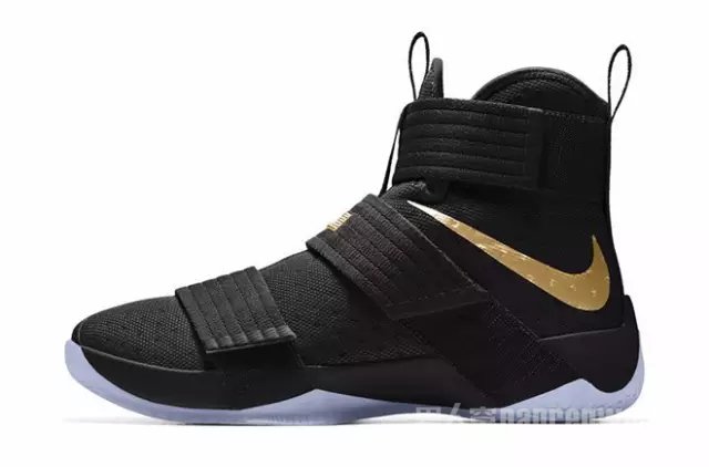 　Nike LeBron Soldier 10 NikeiD