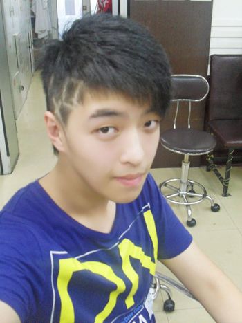 帅气的初中男生刘海剪法 最新款男生刘海发型名称