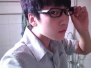 男士戴眼镜韩版发型 眼镜男好看的发型
