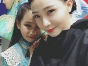 幸好长相不随爸爸 高晓松前妻晒女儿演出照