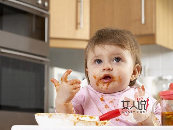 婴儿辅食添加时间表 只需几个月调整把宝宝养成小吃货