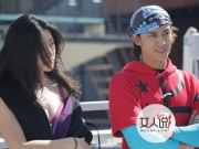 陈楚河带美女吃火锅 街边激情亲热漠视路人狂秀恩爱