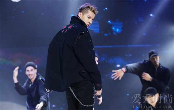 吴亦凡加盟江苏卫视跨年