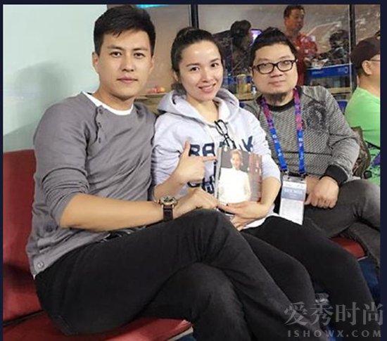 靳东李佳恩爱