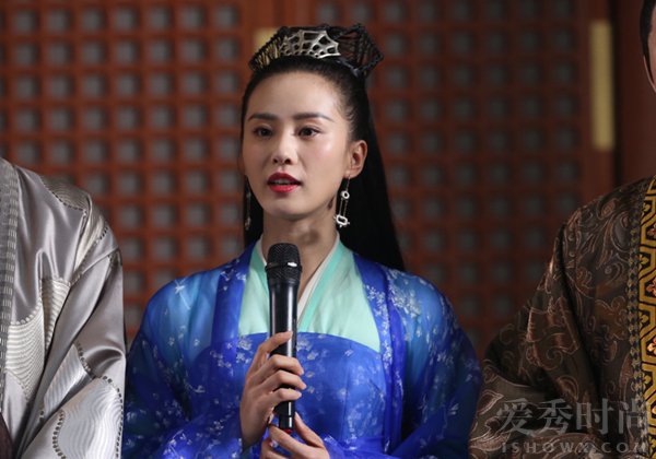 刘诗诗自曝吴奇隆让她好好拍吻戏
