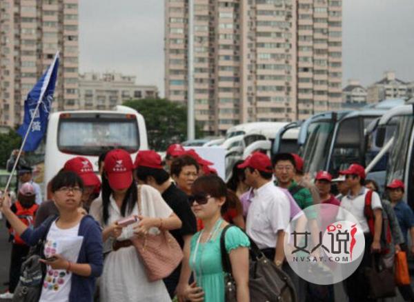 不购物被导游骂哭 不合理低价旅游团引发众怒