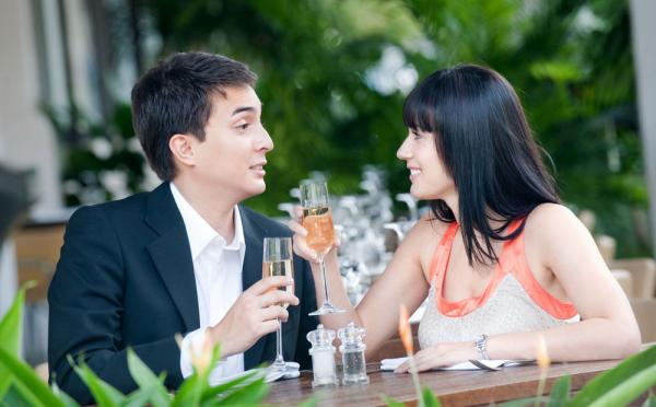 如何跟内向的妹子约会，约会时应注意什么