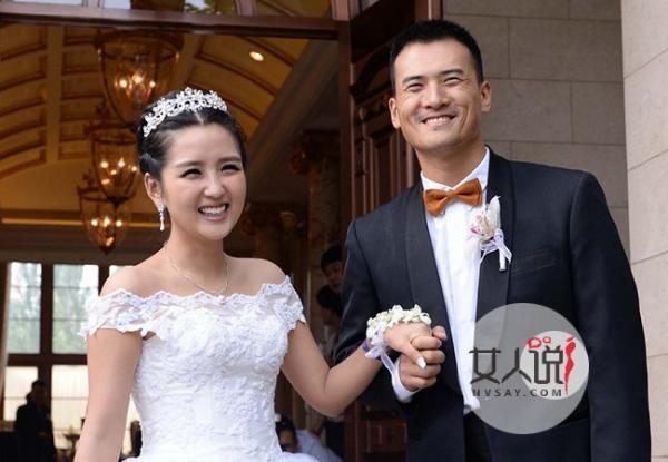 曝何洁离婚 赫子铭出轨小三被抓奸致婚姻破裂沦为下堂妇