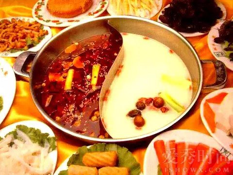 韩国人享用中国美食