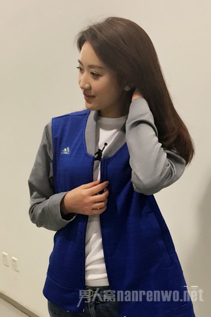 黄婷婷身材高挑