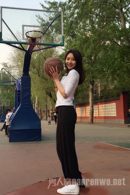 黄婷婷业余爱好打篮球