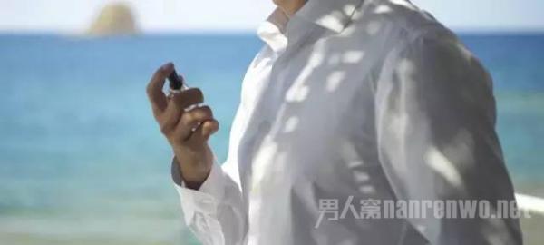 喷香水