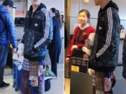 吴亦凡的裤子 继和大妈撞羽绒服后又穿上了奶奶裤