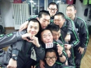 小五金恩圣服兵役照片曝光 长胖被网友调侃进了炊事班