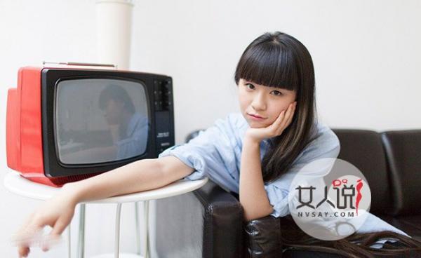 小彩旗素颜丑照 旋转女神素颜无人识网友高呼毁三观