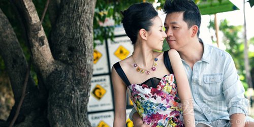董洁潘粤明亲吻