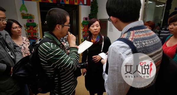 幼师与女童互踹 肆无忌惮虐待儿童上演打人戏码让人发指