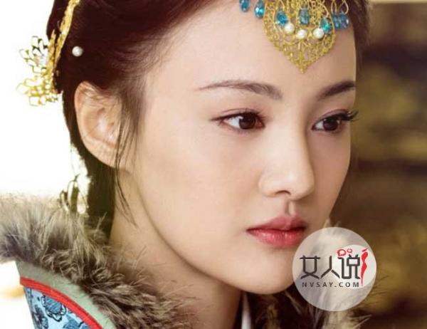 郑爽被告白激动撞门 风一样的女子无视粉丝示爱直接暴走