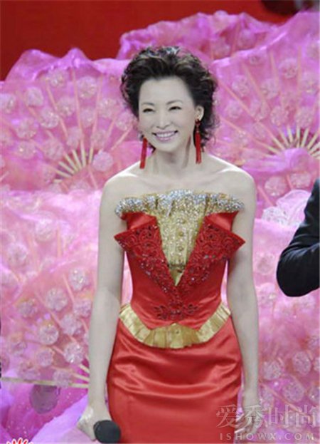 董卿舞台上