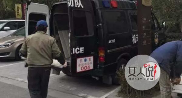 警务车辆被曝搬砖 目无王法曝光非法滥用警车涉案人员被拘
