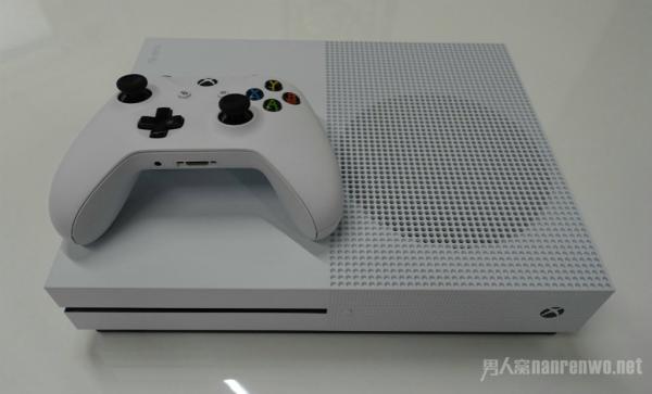 Xbox One S or PS4