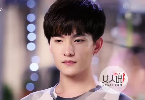 杨洋妈妈首曝光 年轻貌美如花引女粉丝纷纷自认系儿媳妇