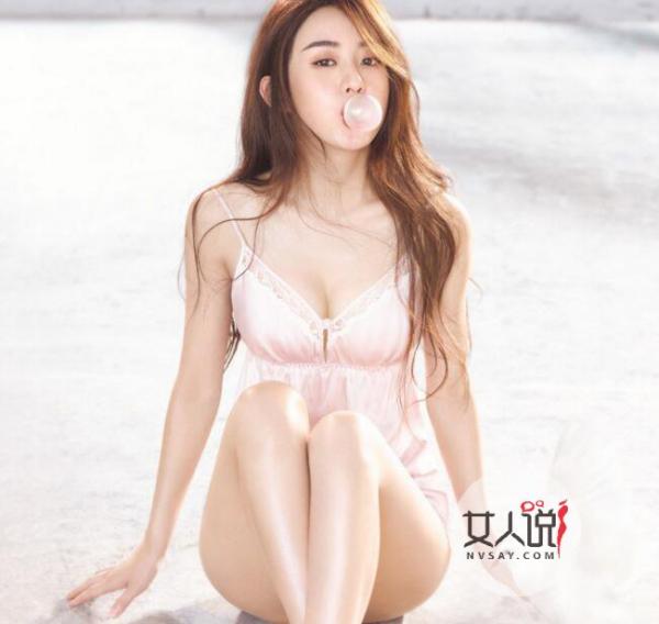 赵丽颖变御姐秀深V 酥胸半露性感撩人大改往日可爱形象