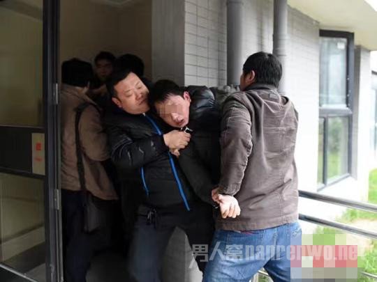 南京警方在河南郑州成功捕获19年前抢劫杀人案的凶手