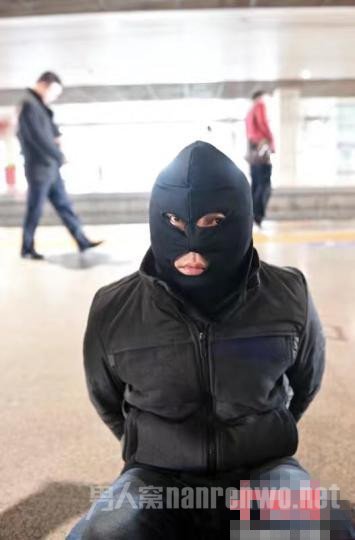 男子被抓时成千万富商