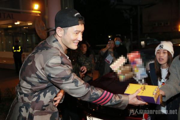 黄晓明曝baby生产疲惫