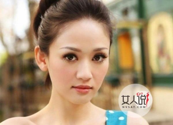 陈乔恩合影七朵花 陈教主全素颜入境变成散发成熟小女人