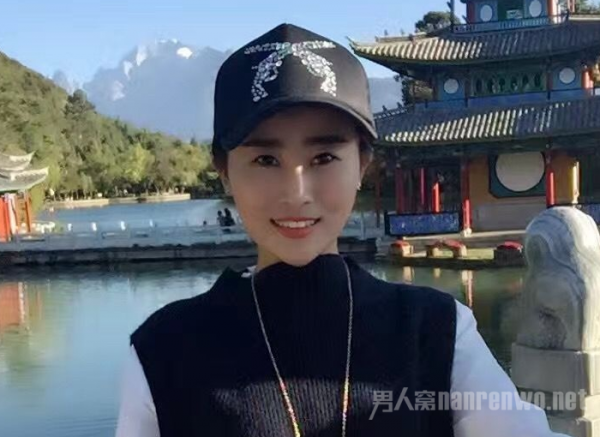 女子原来貌美如花