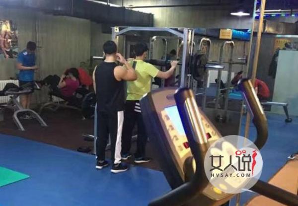 李晨健身房练肌肉 遭调侃害怕被范爷抛弃靠练肌肉吸引
