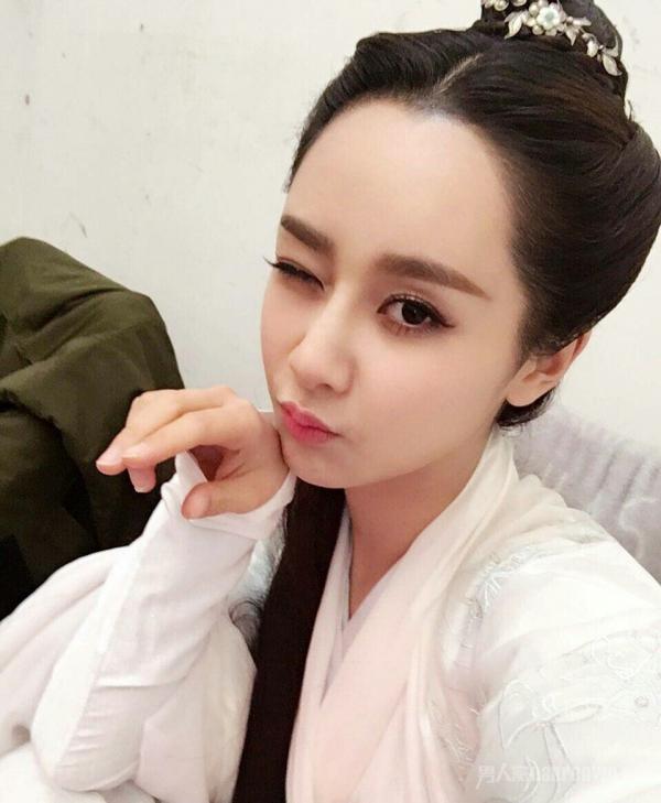 杨紫卖萌