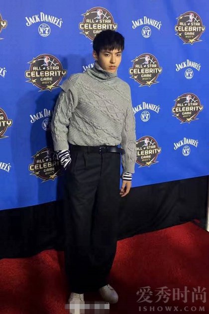 吴亦凡获名人赛最佳着装奖
