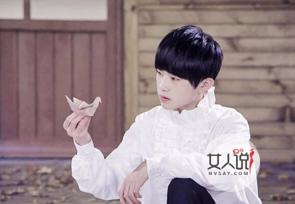 TFboys易烊千玺女友是谁 真实家庭背景大揭秘