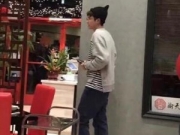 吴亦凡爱吃火锅吗 每到一个地方都要吃