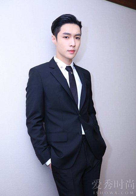 张艺兴缺席EXO演唱会